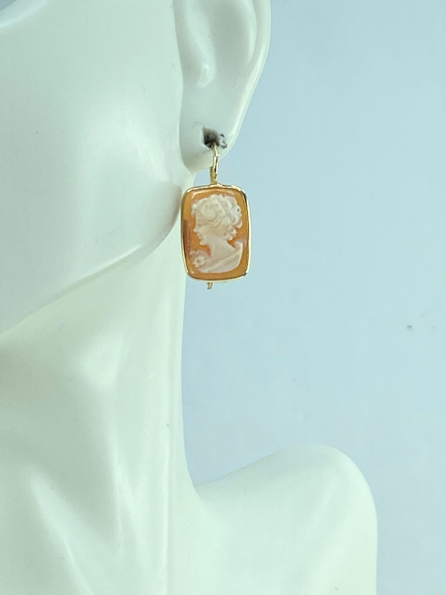 Italy 14K yellow gold carved Shell Cameo hanging earrings 1.0" JR9889