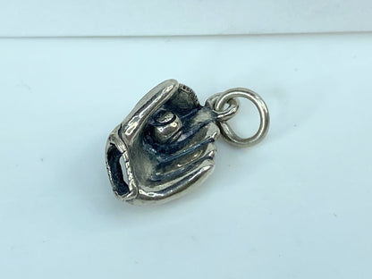 Vintage James Avery Sterling Silver Baseball Glove Mitt Retired Charm JR1033