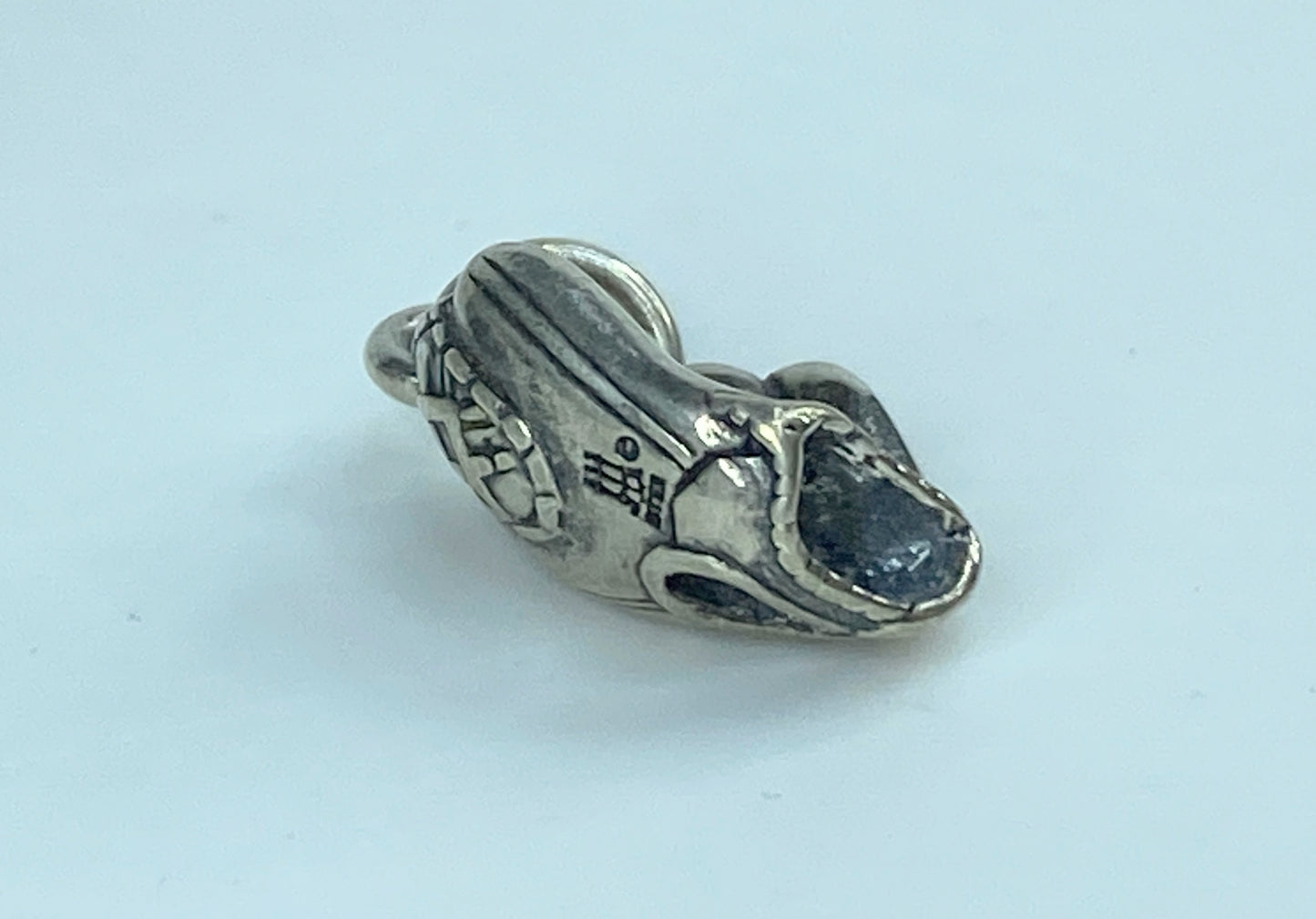 Vintage James Avery Sterling Silver Baseball Glove Mitt Retired Charm JR1033