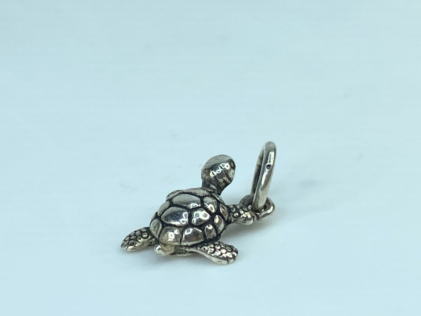 James Avery sterling silver sealife mini Turtle charm JR1034