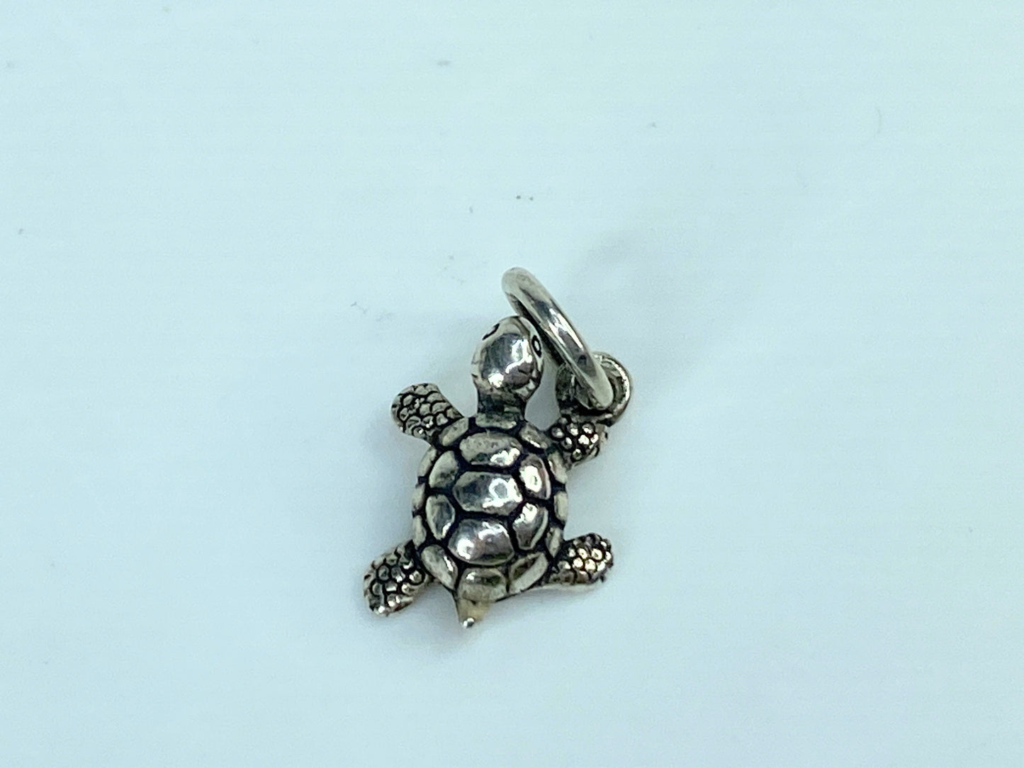 James Avery sterling silver sealife mini Turtle charm JR1034
