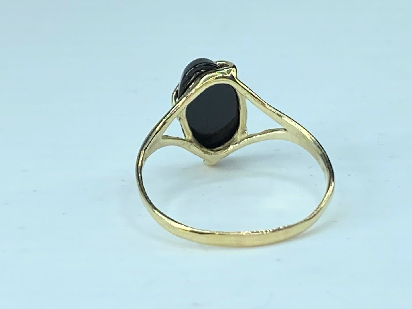 10 Karat Oval Onyx double hearts dainty ring