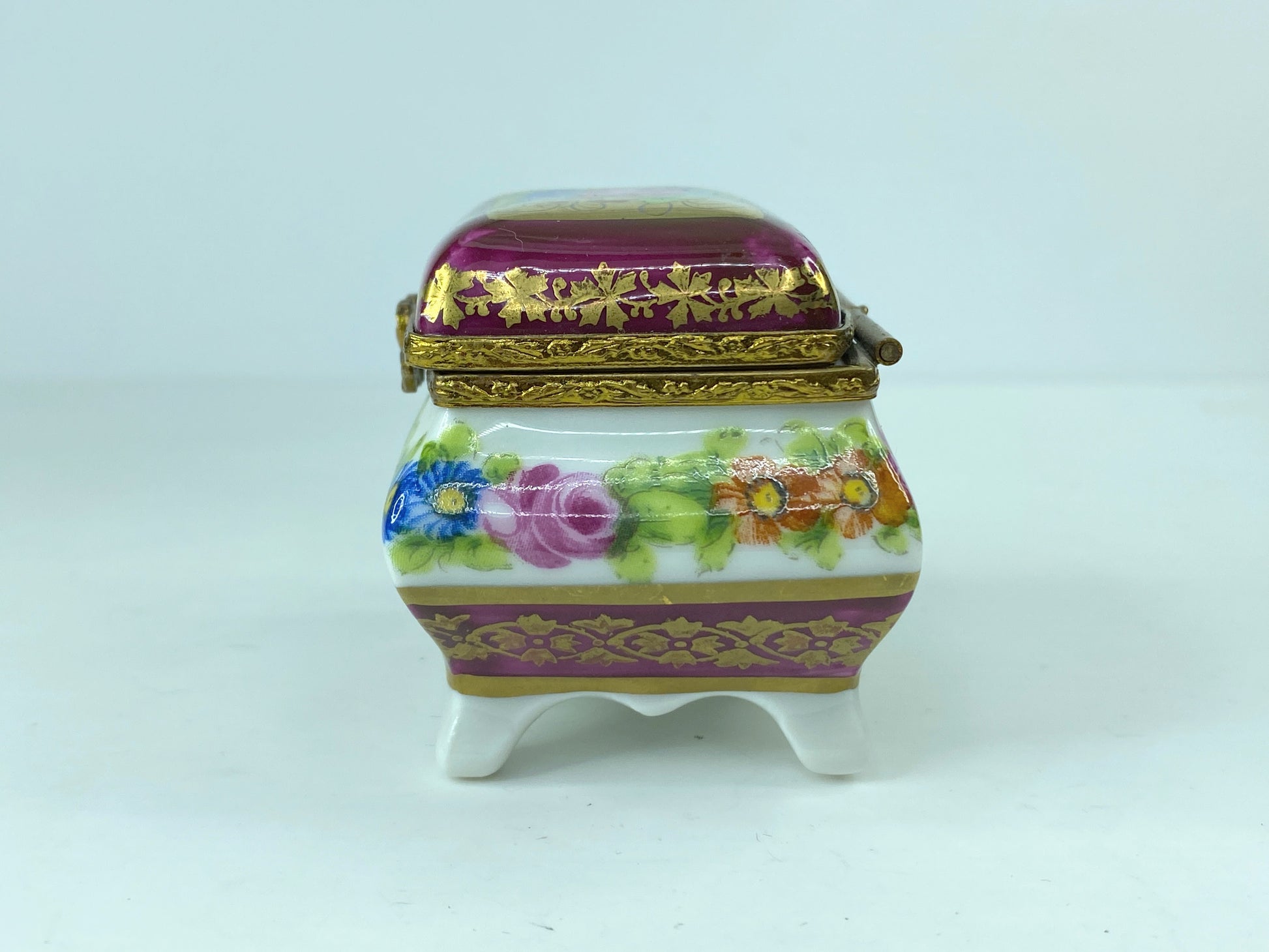 1960s Limoges Porcelain Floral gold Trinket chest hinged box 2 3/8"x1.75" A292