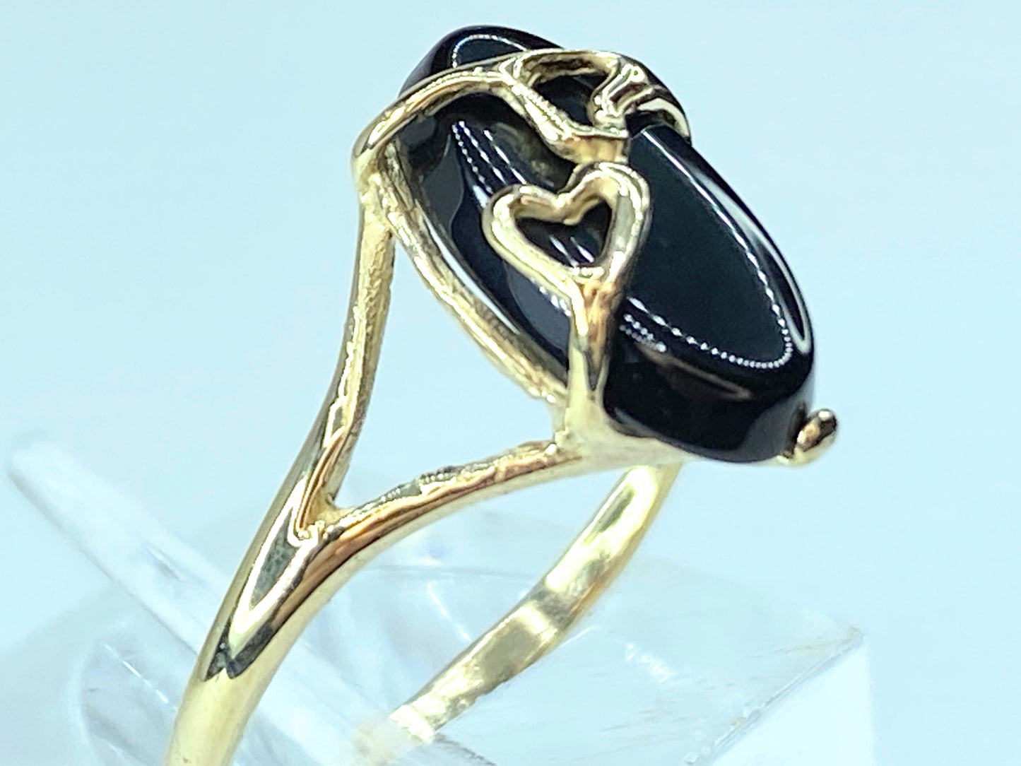 10 Karat Oval Onyx double hearts dainty ring