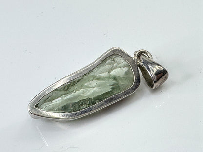 Vintage Signed Sterling Silver Raw Organic Green Quartz Crystal Pendant JR1721
