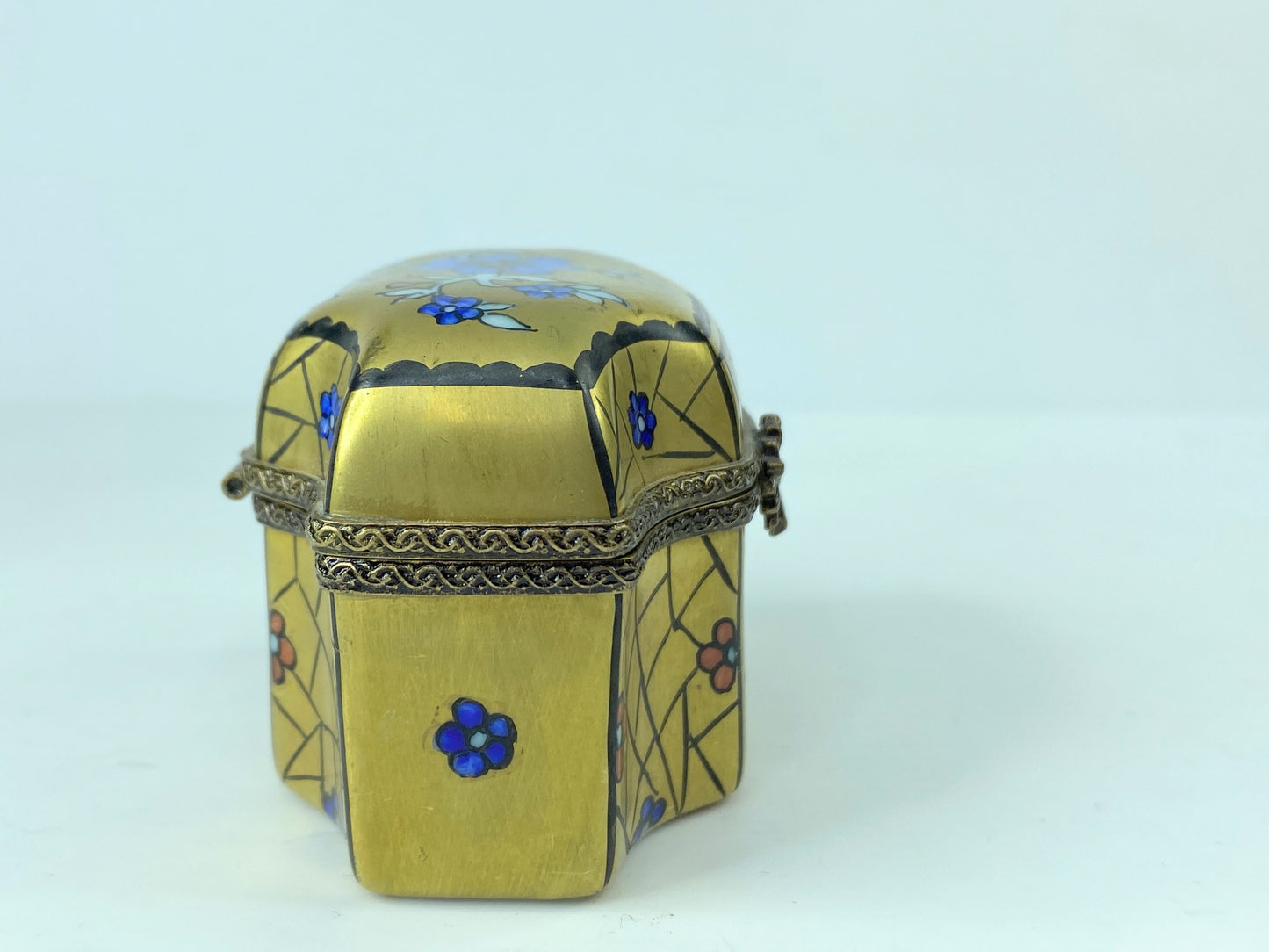 Limoges France Peint Main Casket & 4 Glass Miniature Perfume Scent Bottles A293