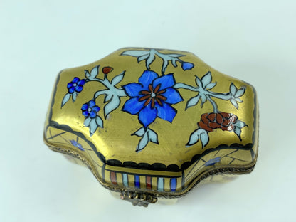 Limoges France Peint Main Casket & 4 Glass Miniature Perfume Scent Bottles A293