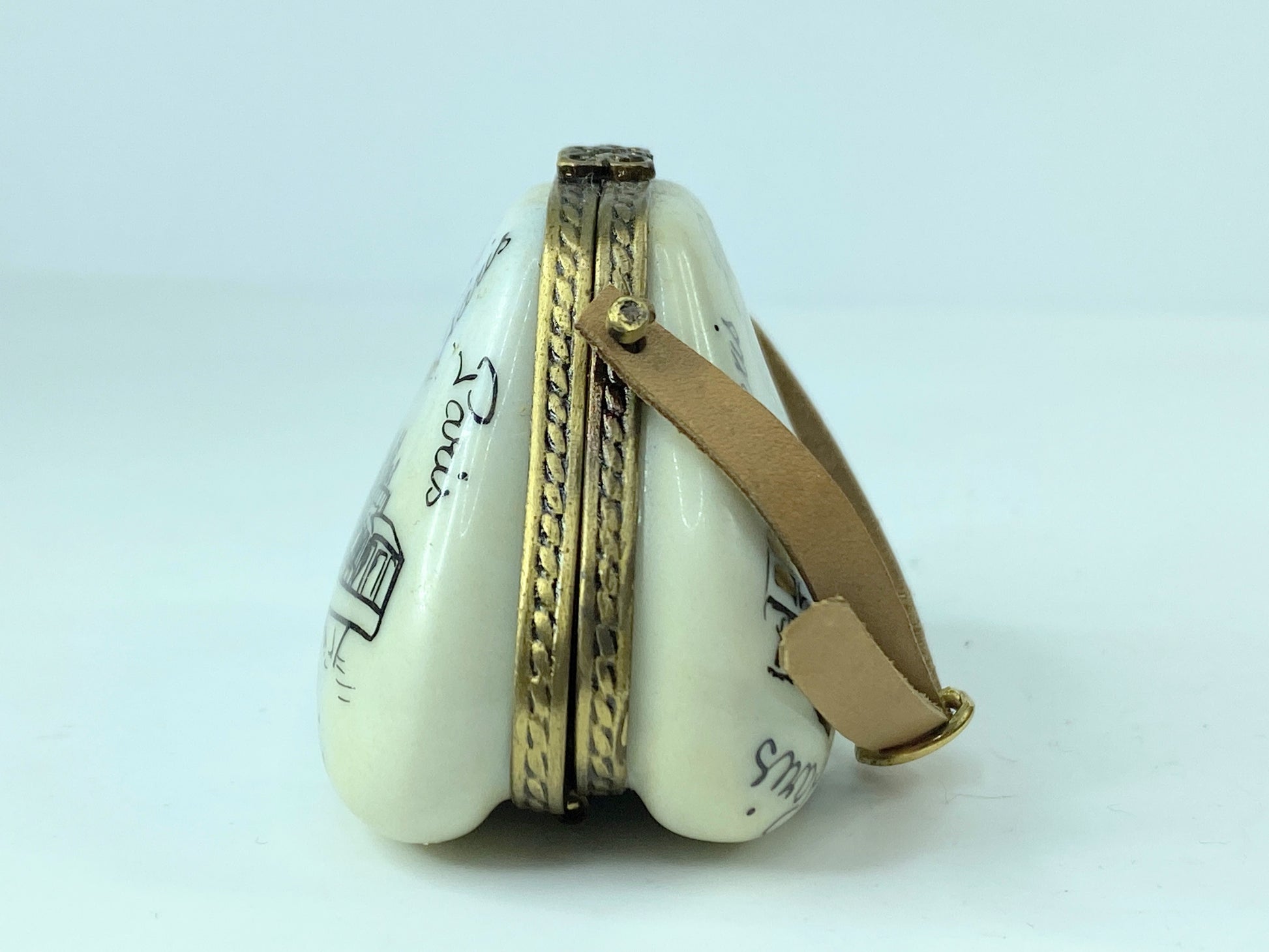 Limoges Peint Main Lady Purse with credit card Trinket box 2 1/8"x1 3/4" A295