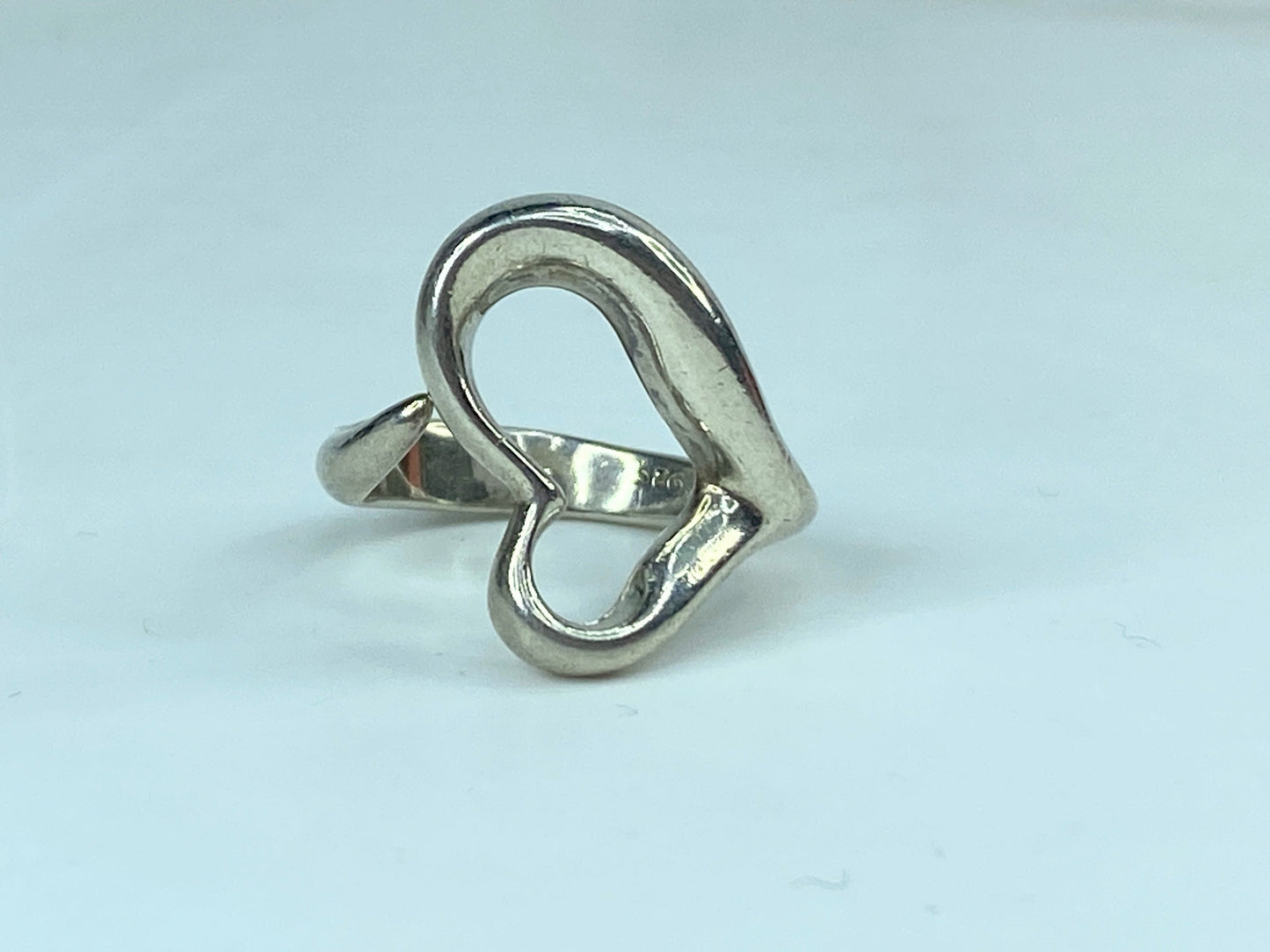 Tiffany & Co. Elsa Peretti 1970's Vintage Silver Open Heart Band Ring s6 JR1041