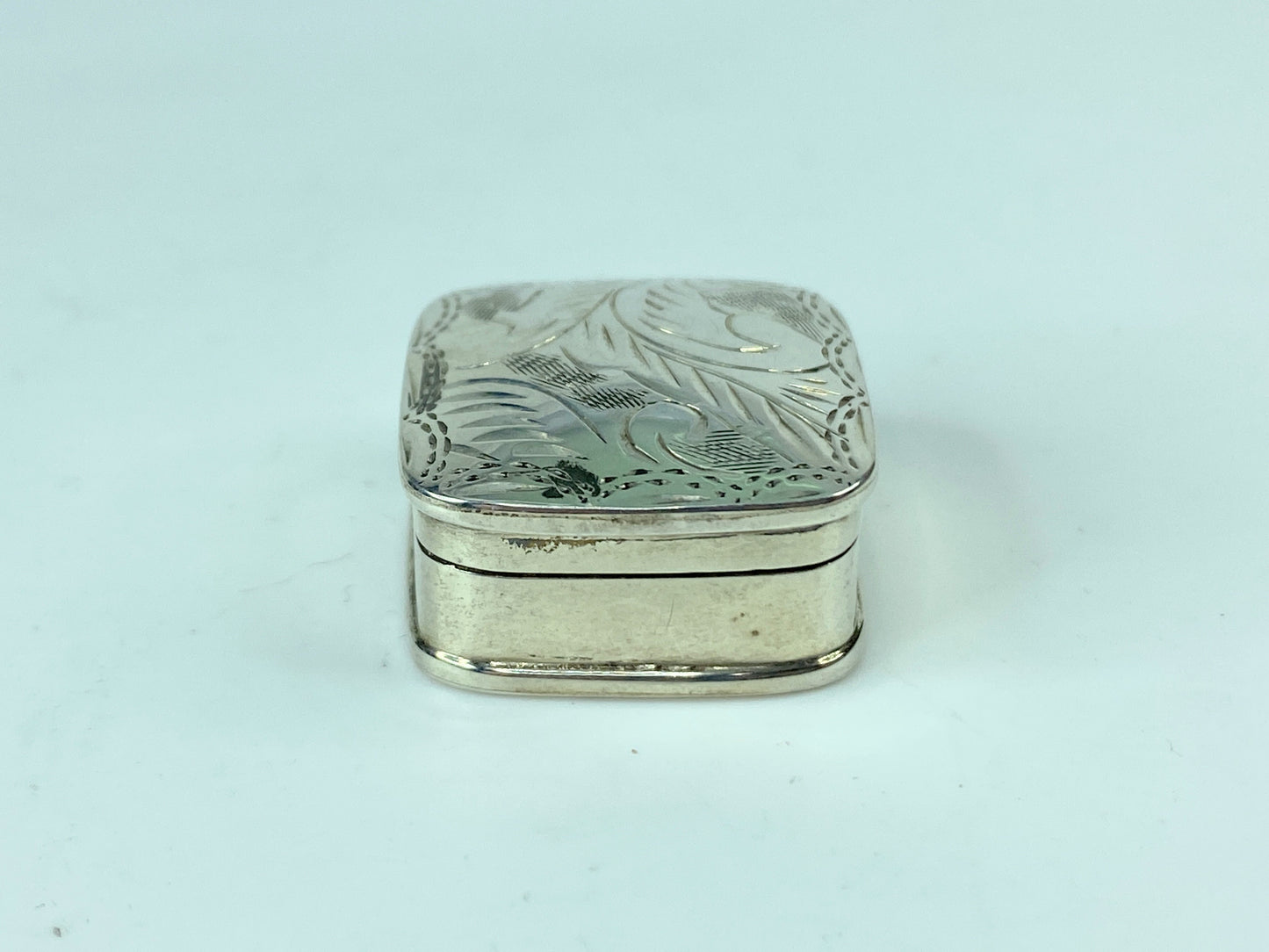 Pillbox Engraved Square Design 1.25" X 1.25" English Sterling Silver 7.9g SS53