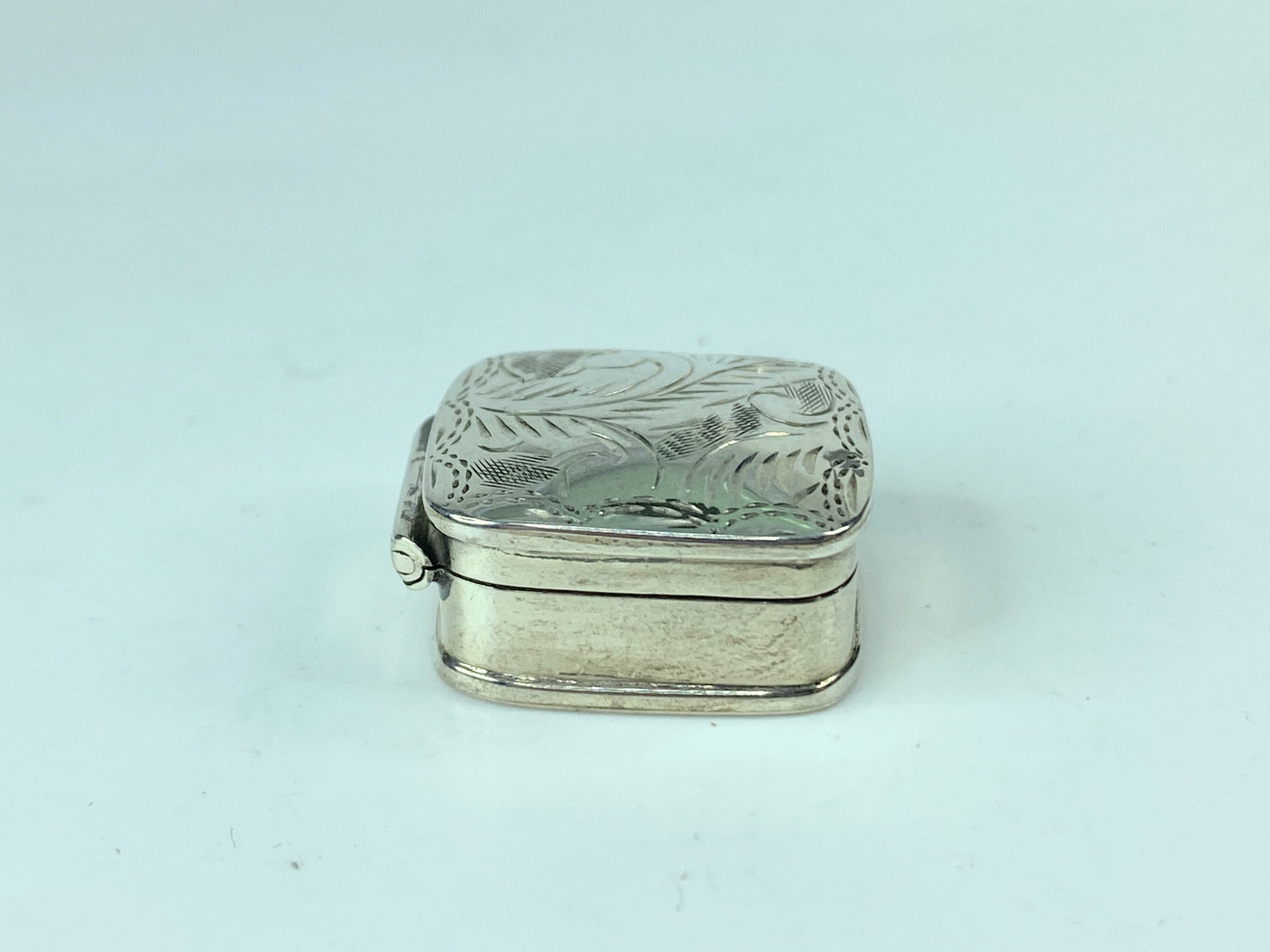 Pillbox Engraved Square Design 1.25" X 1.25" English Sterling Silver 7.9g SS53