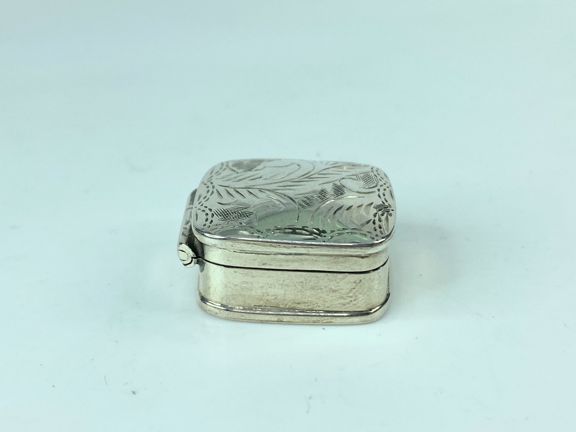 Pillbox Engraved Square Design 1.25" X 1.25" English Sterling Silver 7.9g SS53