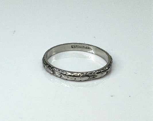 Antique 18K White Gold Floral Pattern Engraved Band Ring Size 7 JR1729
