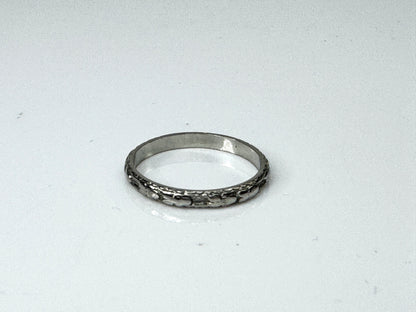 Antique 18K White Gold Floral Pattern Engraved Band Ring Size 7 JR1729