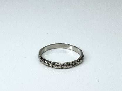 Antique 18K White Gold Floral Pattern Engraved Band Ring Size 7 JR1729