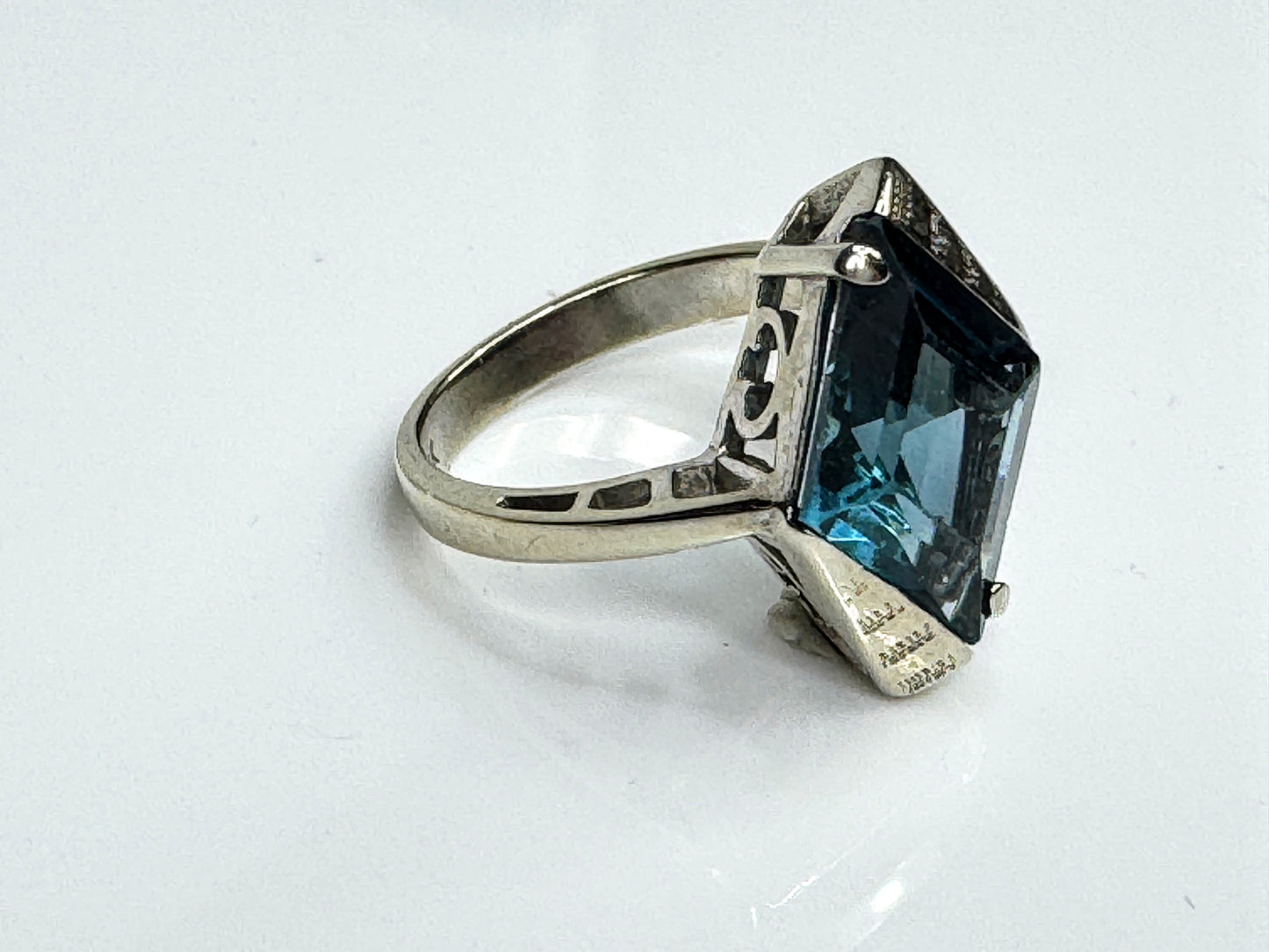 10K White Gold Rhombus Cut Topaz Statement Ring Size 6 JR1732