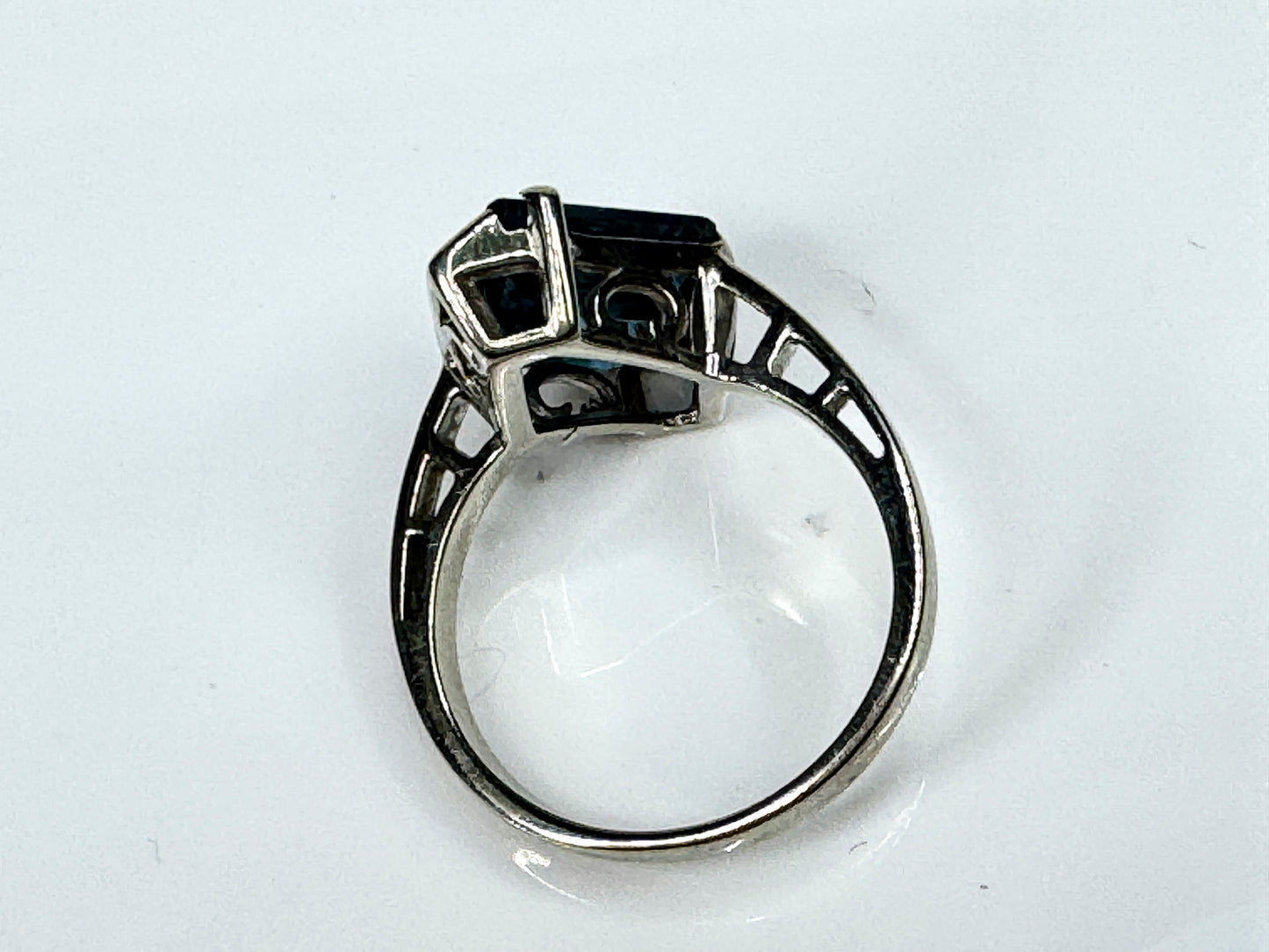 10K White Gold Rhombus Cut Topaz Statement Ring Size 6 JR1732