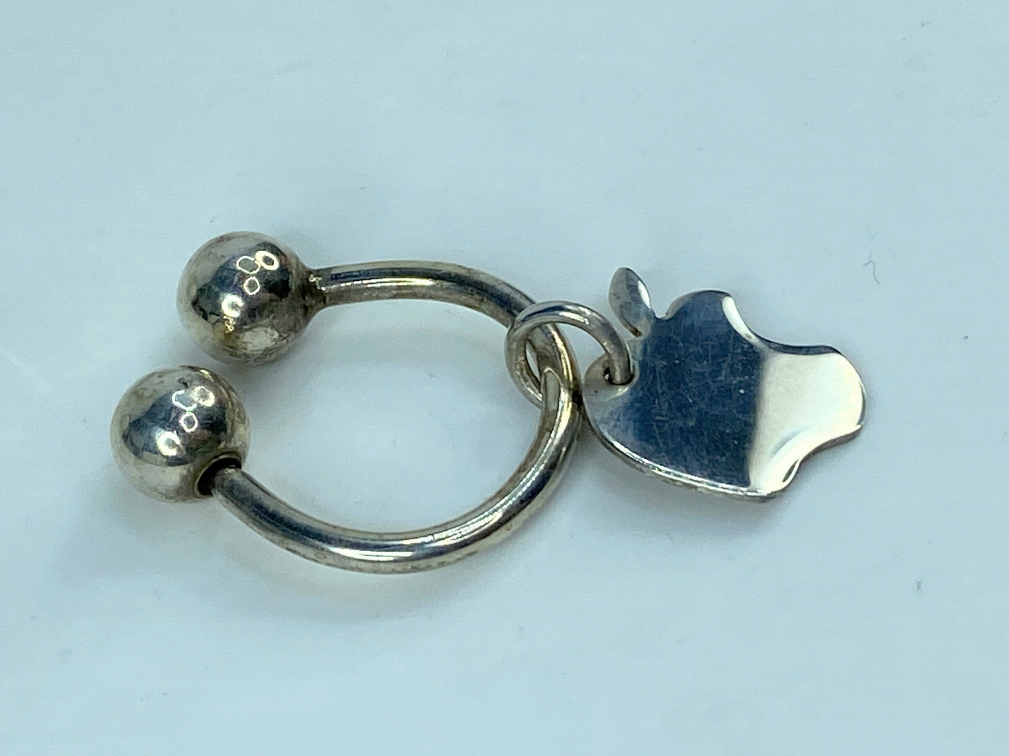 Rare Tiffany & Co sterling silver keyring with bite Apply tag 8.7g SS117