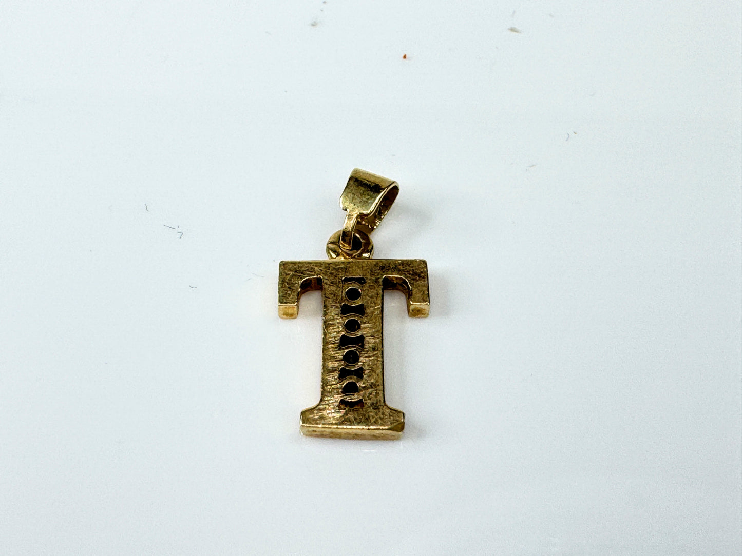 Vintage Art Carved 14K Yellow Gold Round Diamond Initial T Pendant Charm JR1736