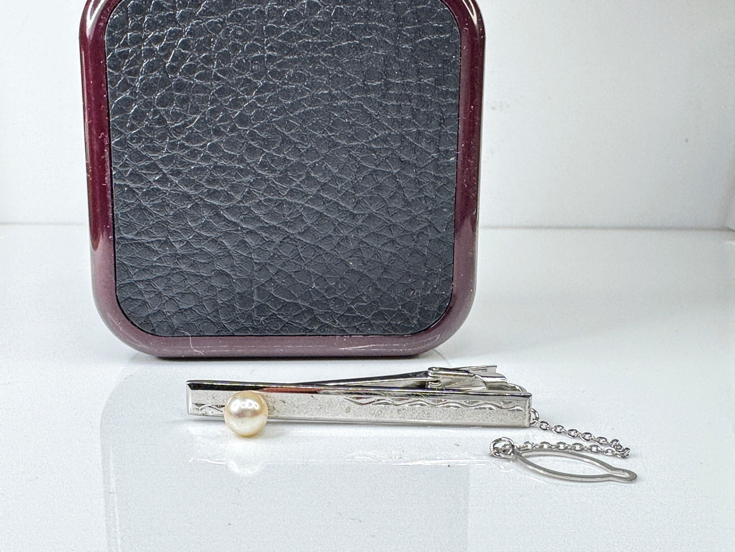Sterling Silver 7mm Pearl Tie Bar Clip with Chain Faux Leather Case SS440