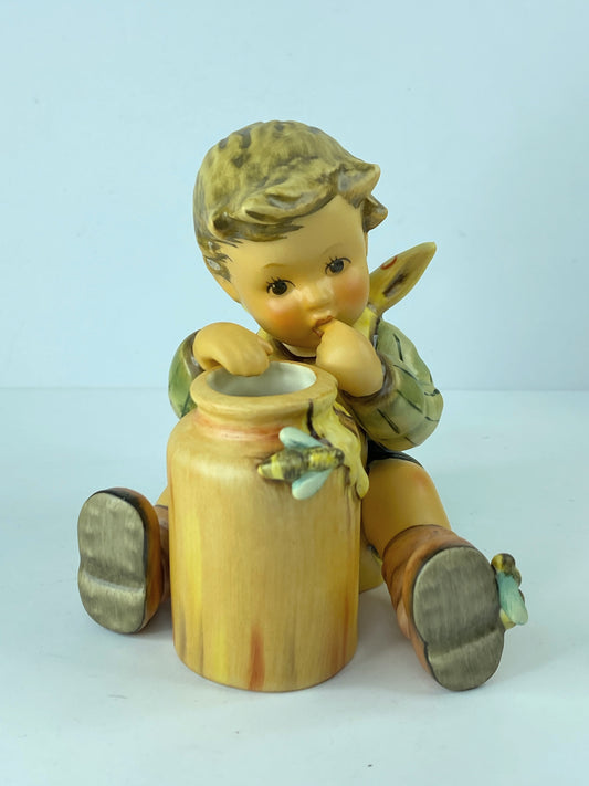 Honey Lover by M.I. Hummel Exclusive edition 312/I TMK-7 A305