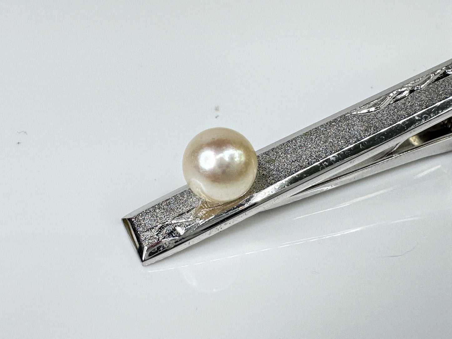 Sterling Silver 7mm Pearl Tie Bar Clip with Chain Faux Leather Case SS440