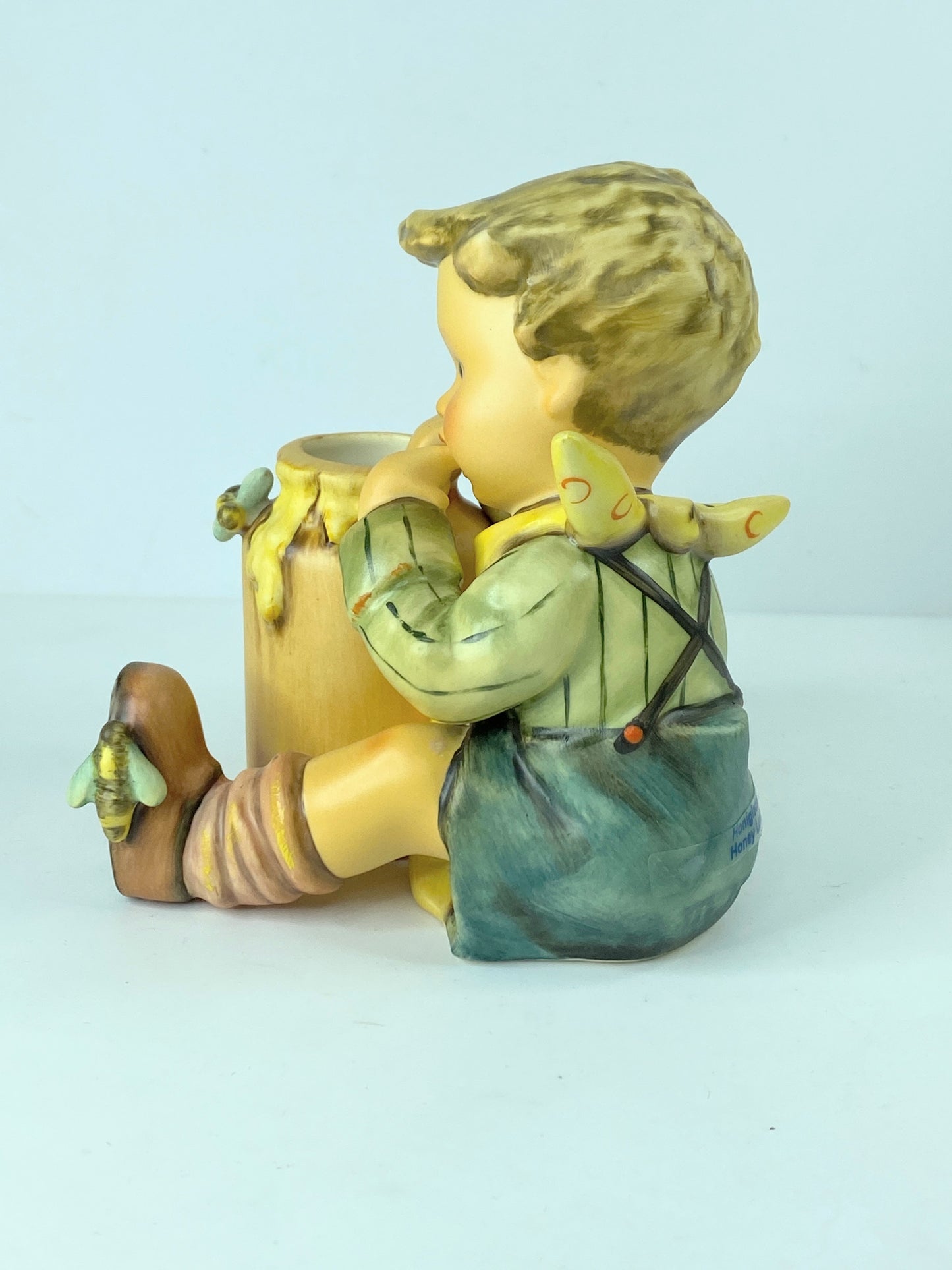 Honey Lover by M.I. Hummel Exclusive edition 312/I TMK-7 A305