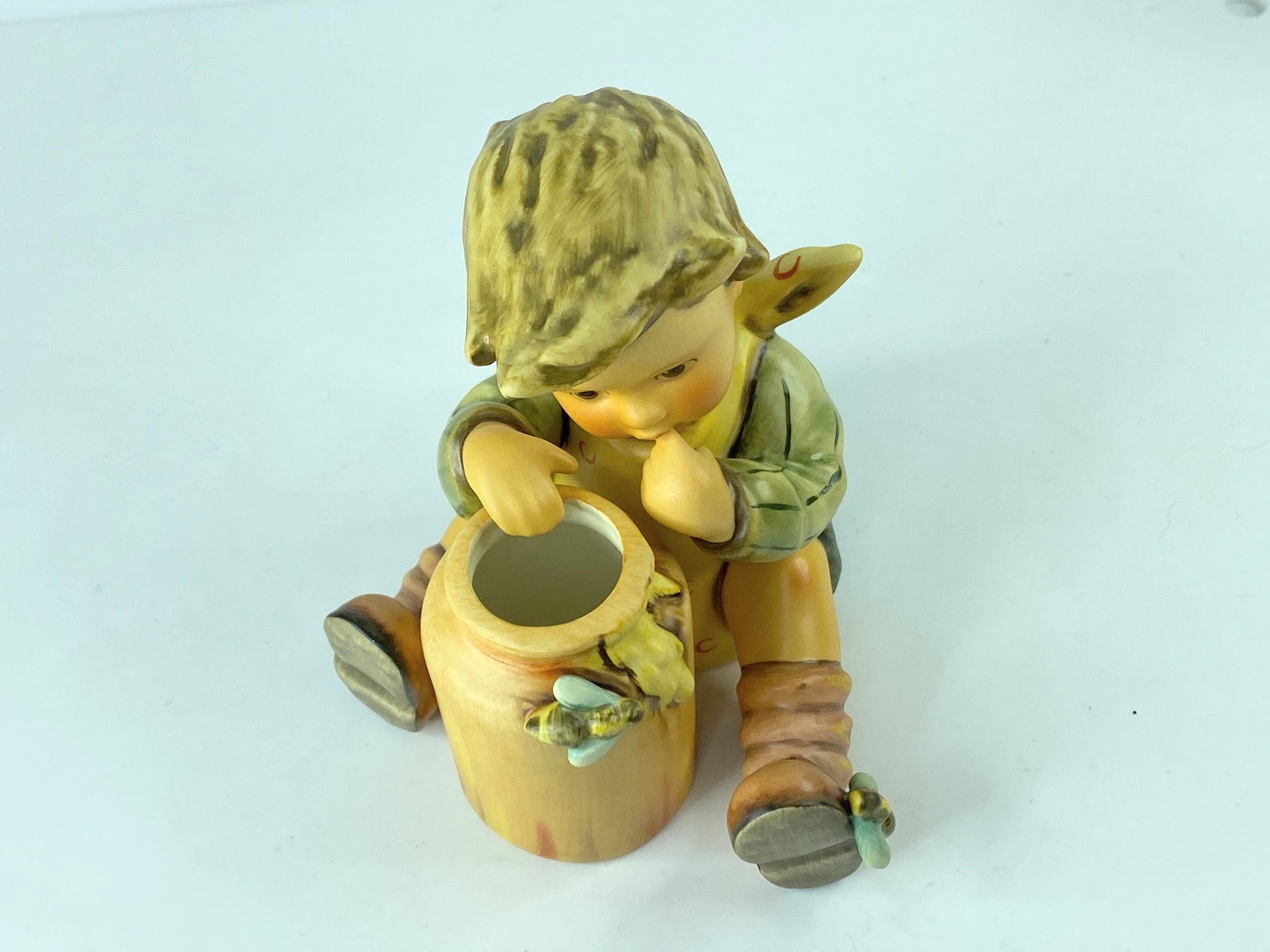 Honey Lover by M.I. Hummel Exclusive edition 312/I TMK-7 A305