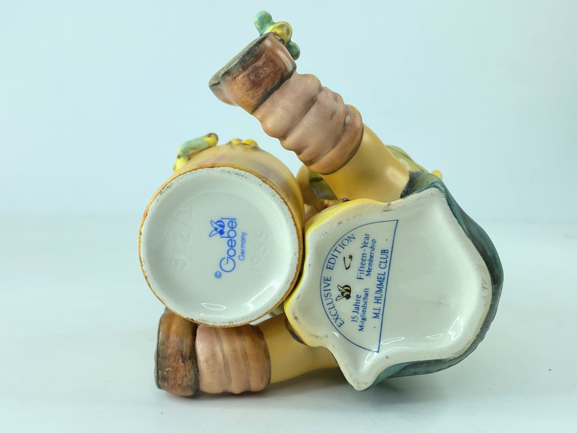 Honey Lover by M.I. Hummel Exclusive edition 312/I TMK-7 A305