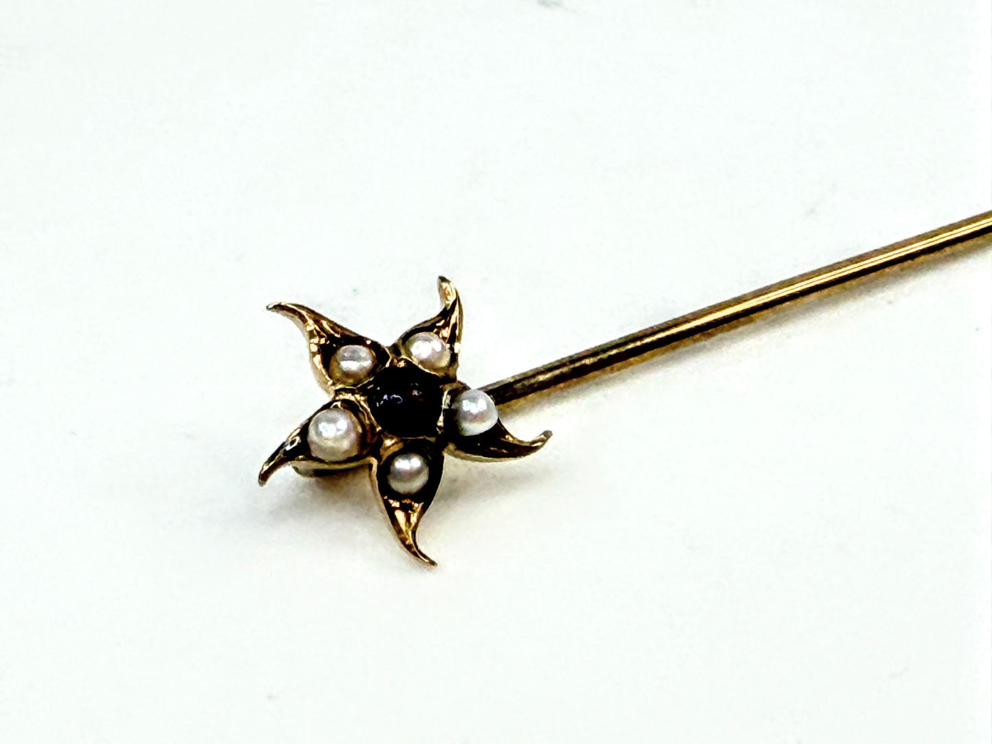 Vintage 15K Gold Garnet and Seed Pearl Starburst Stick Pin JR1573