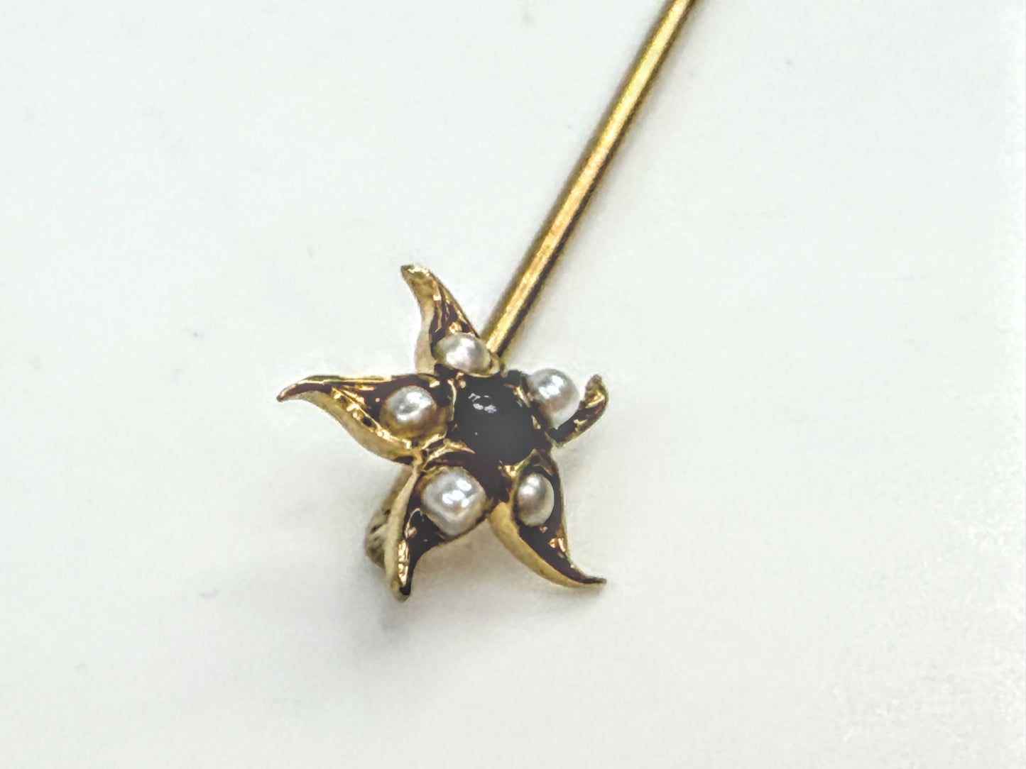Vintage 15K Gold Garnet and Seed Pearl Starburst Stick Pin JR1573