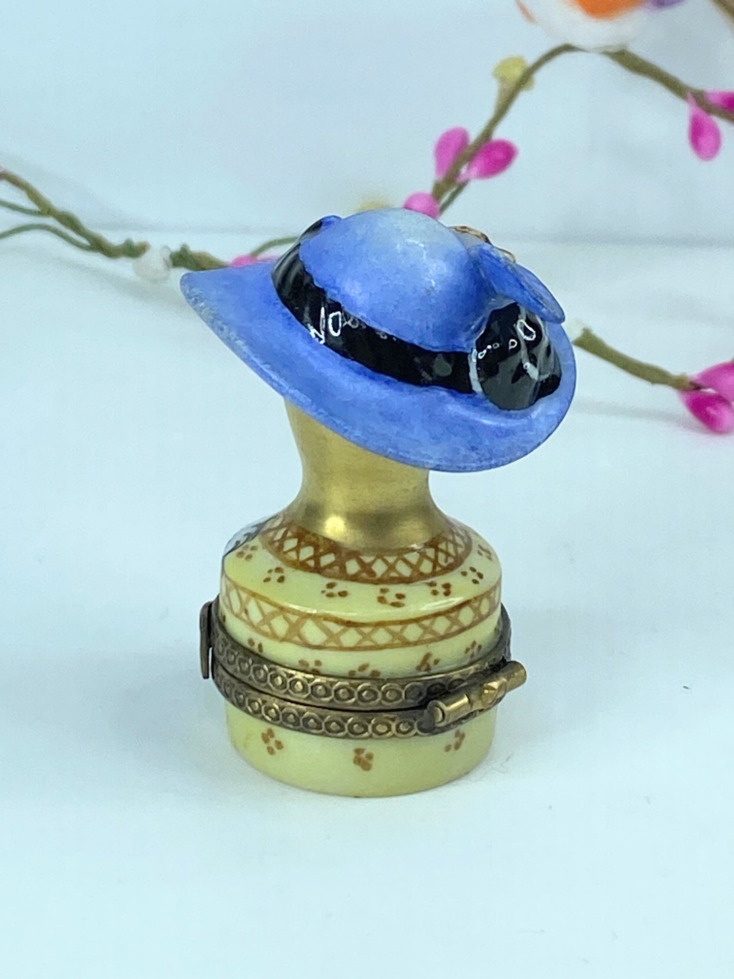 Chenille Limoges Fancy Hat Model French Limoges No. 25 A539