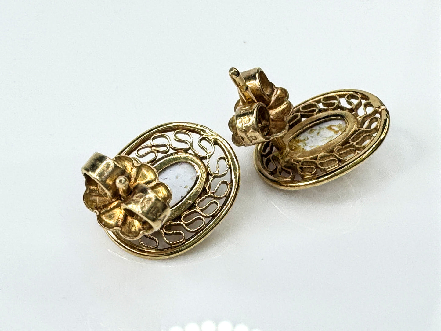 Vintage 14K Yellow Gold Carved Shell Cameo Stud Earrings, Filigree Frame JR1740