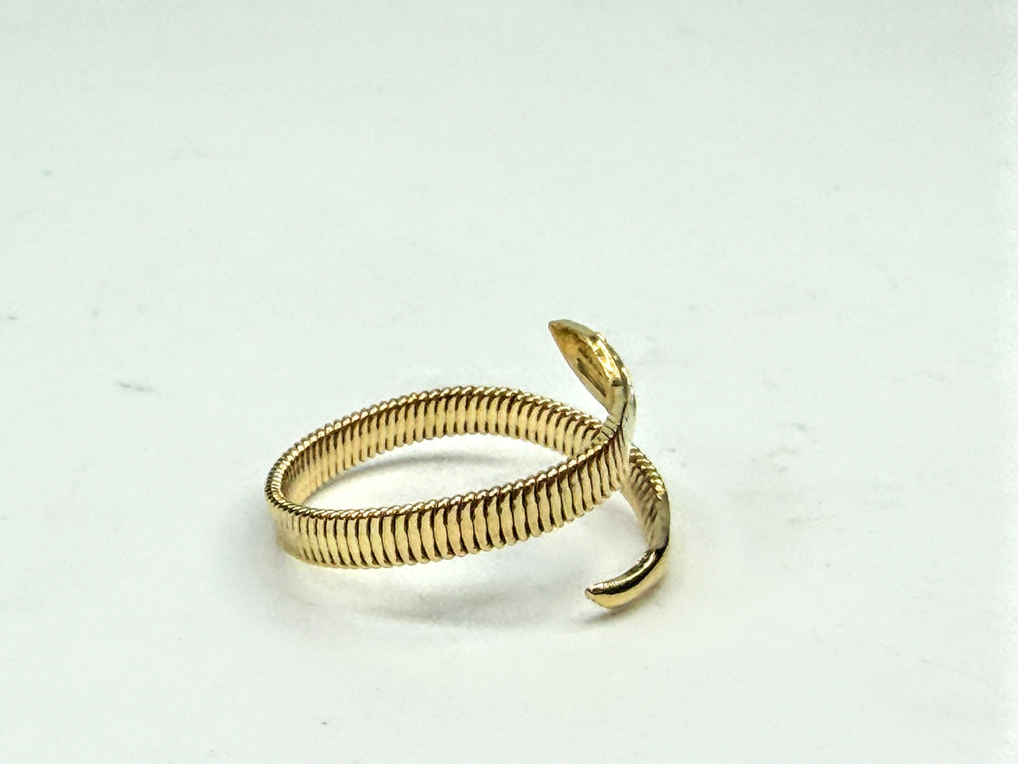 Vintage Handmade 18K Yellow Gold Flexible Coil Snake Ring JR1577