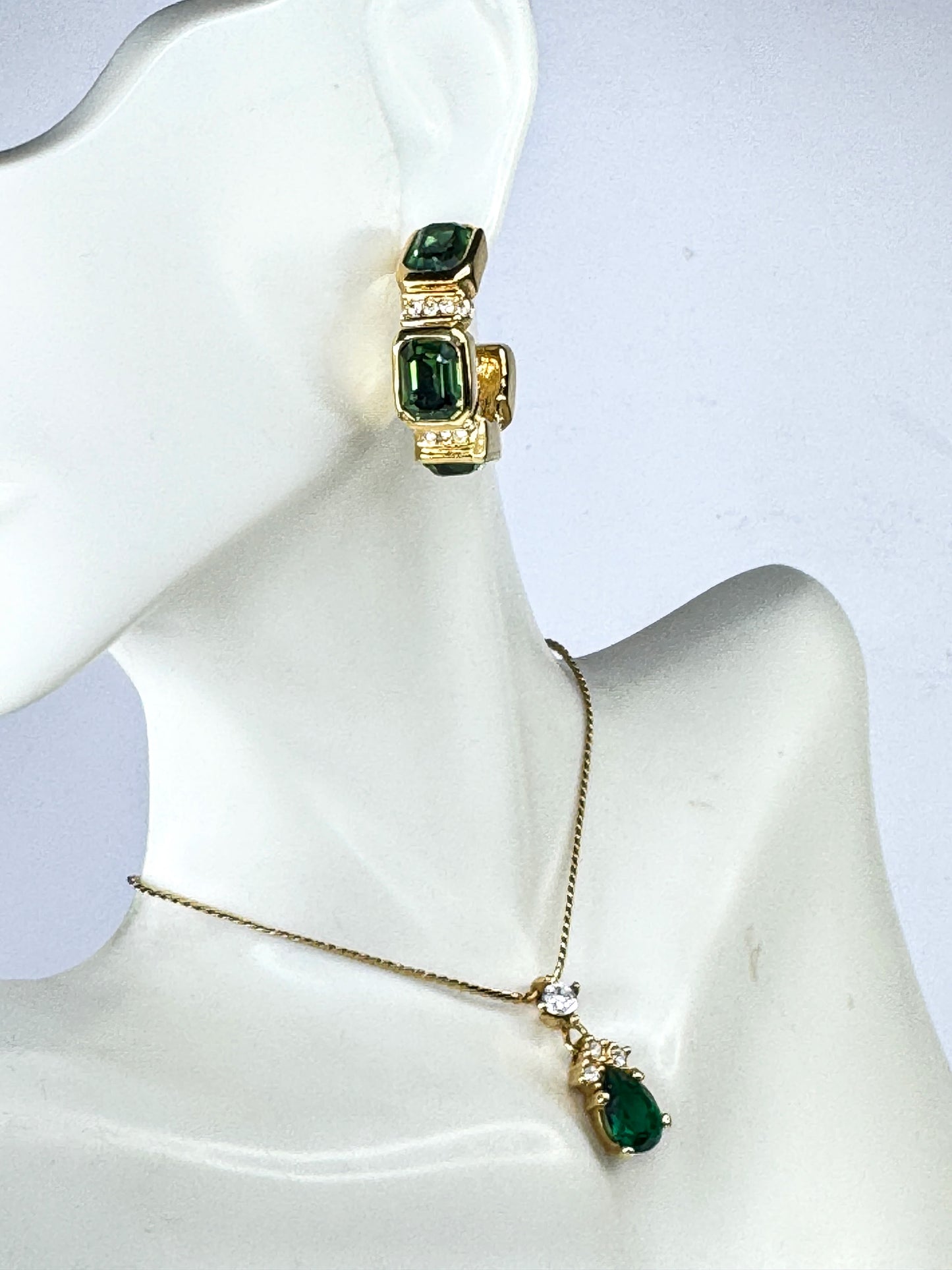 Vintage Christian Dior Gold Tone Green Crystal Necklace Earrings Excellent GS838