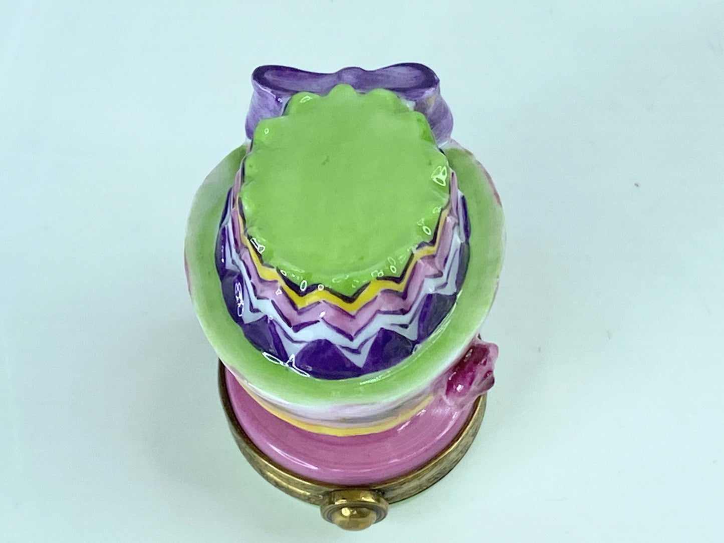 Chamart Elegance in Every Detail: Limoges Hat Holder in multiple colors A541