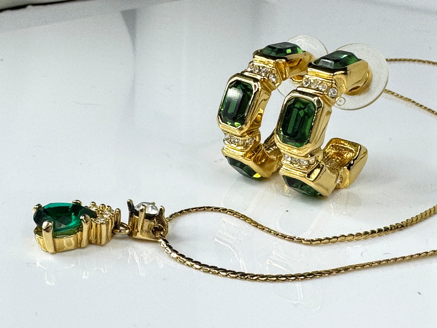 Vintage Christian Dior Gold Tone Green Crystal Necklace Earrings Excellent GS838