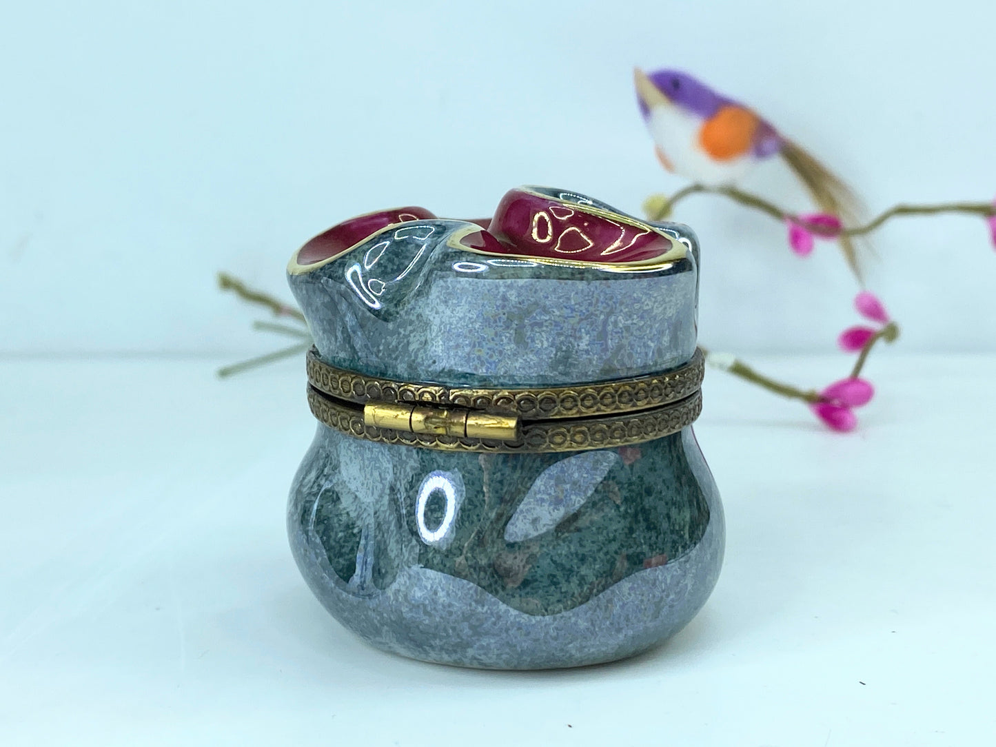 Chanille Limited Edition Limoges France Peint Main trinket Box N° 48 A544