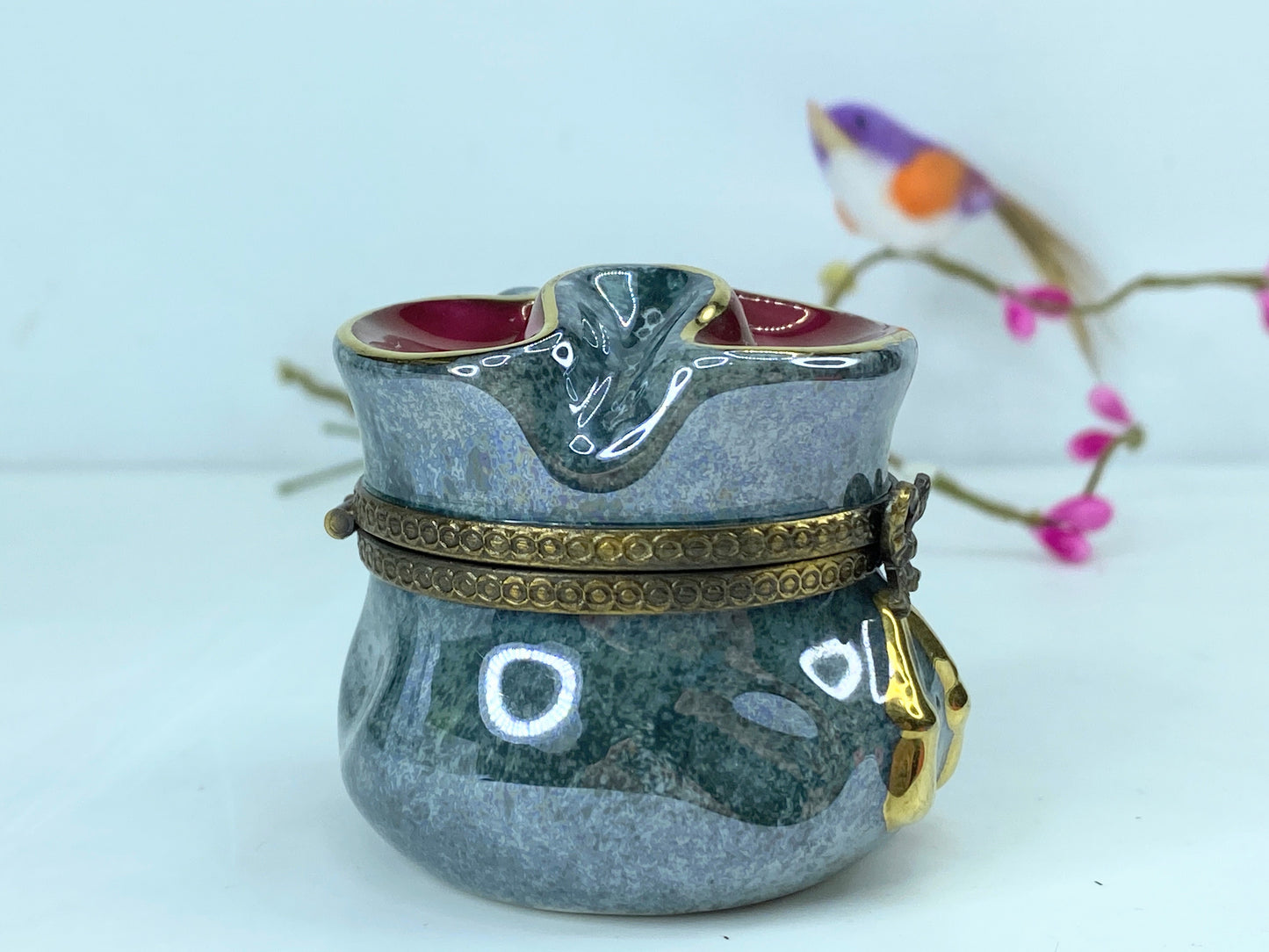 Chanille Limited Edition Limoges France Peint Main trinket Box N° 48 A544