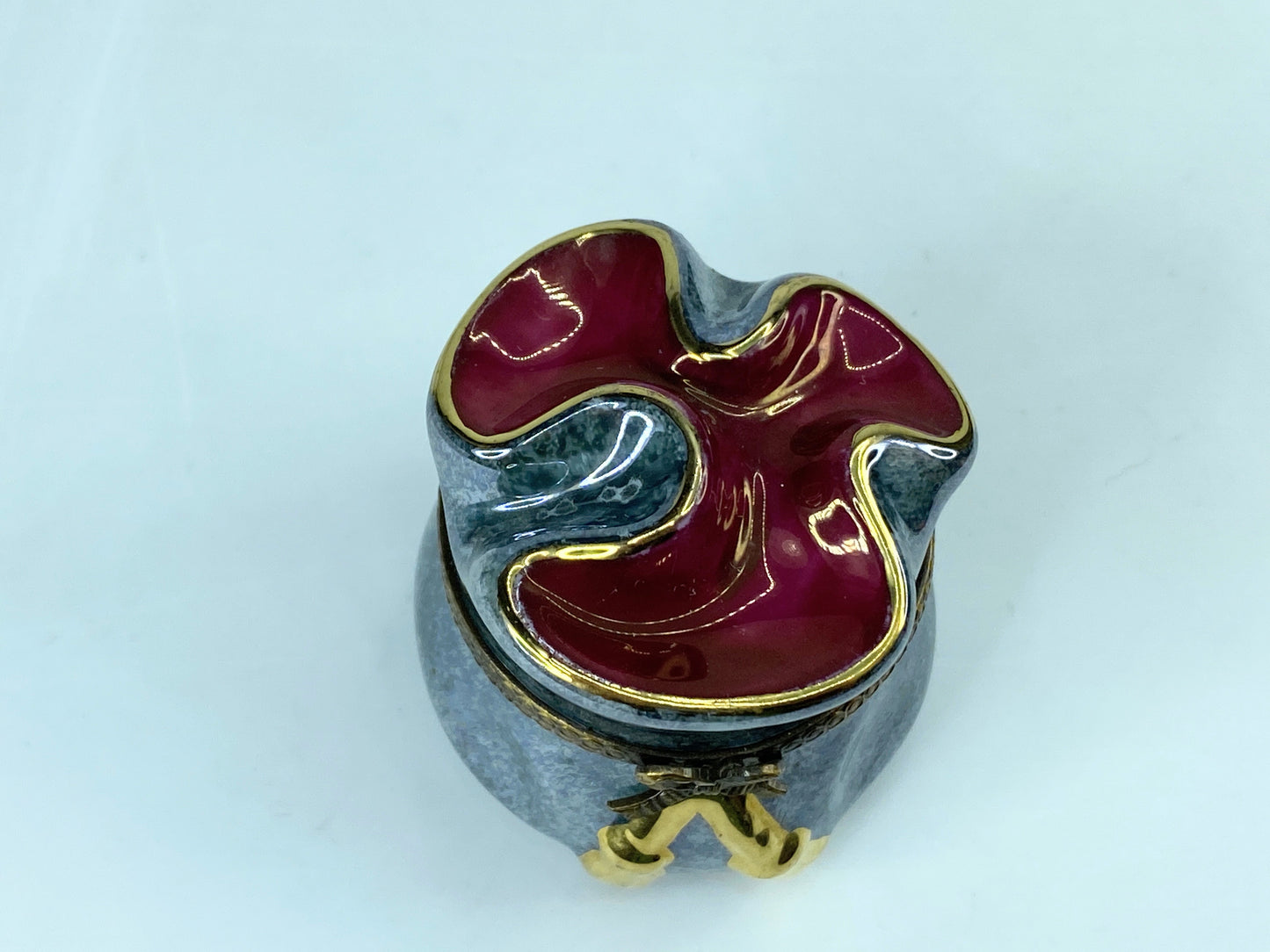 Chanille Limited Edition Limoges France Peint Main trinket Box N° 48 A544