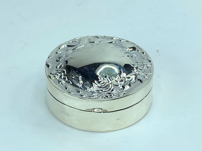 Vintage sterling silver 925 embossed round hinged pill box 1 3/8" 14.1g SS55