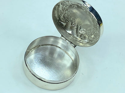 Vintage sterling silver 925 embossed round hinged pill box 1 3/8" 14.1g SS55
