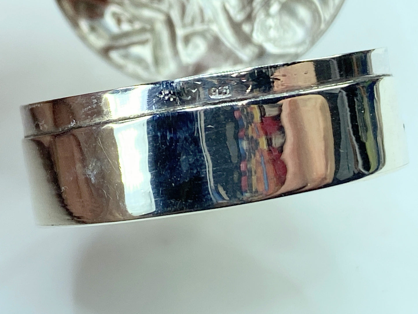 Vintage sterling silver 925 embossed round hinged pill box 1 3/8" 14.1g SS55