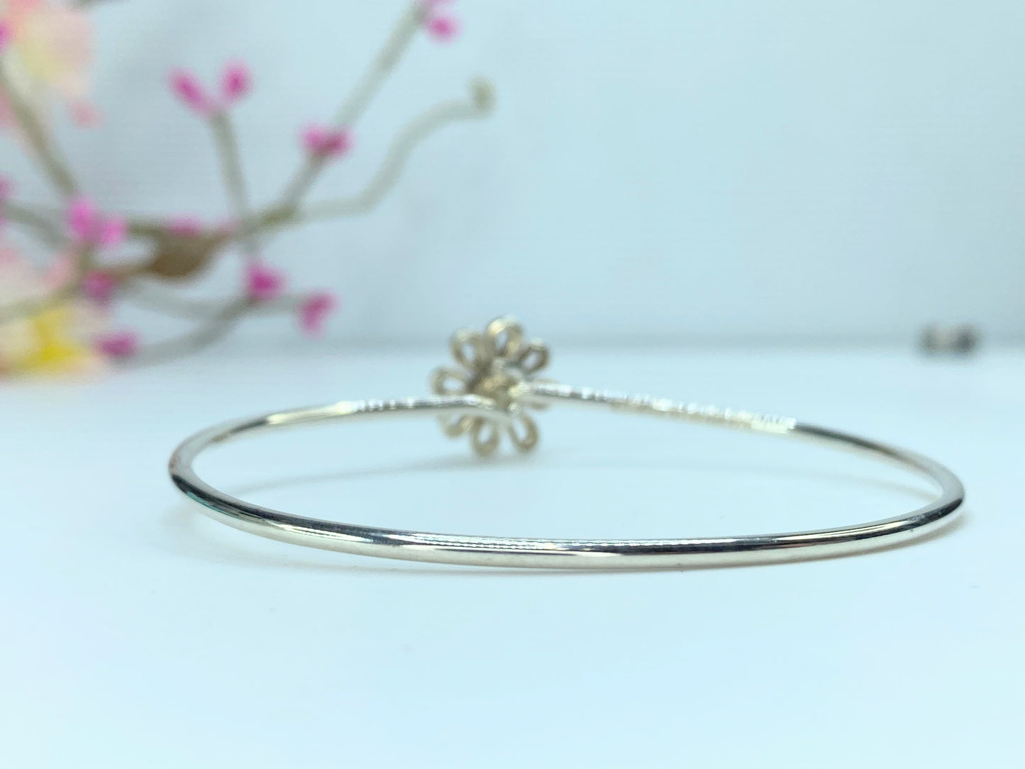 Tiffany & Co. Paloma Picasso Daisy Flower Hook Bangle Bracelet 6.5" 7.2g JR9906