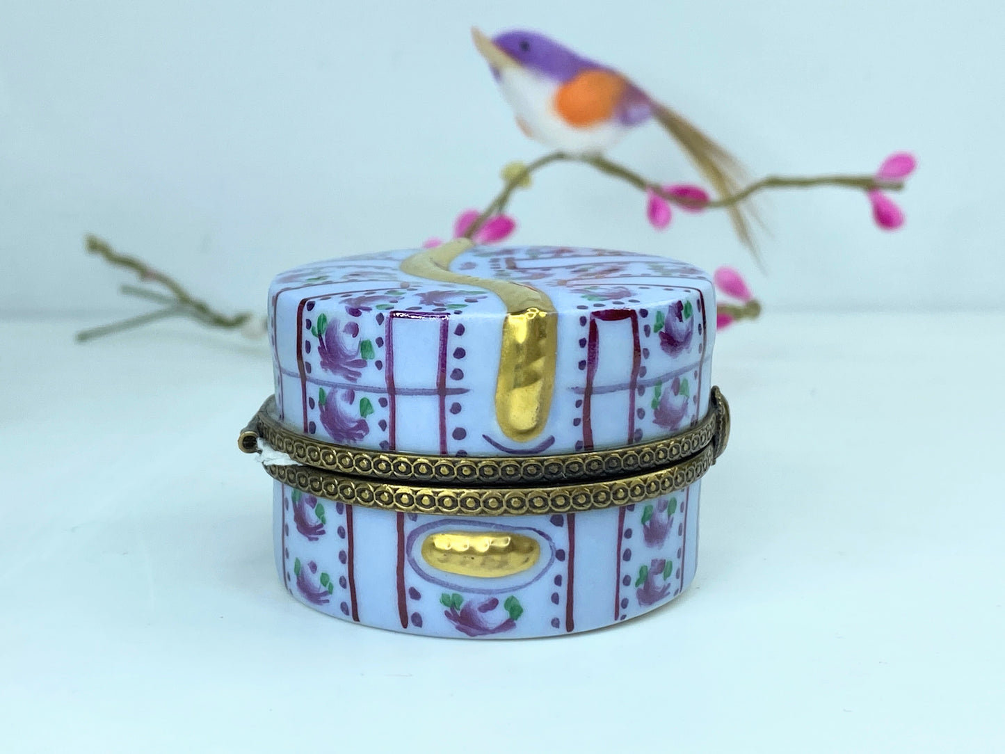 Chanille Limoges France Sevre Roses Hat Box for Collectors with hat A550