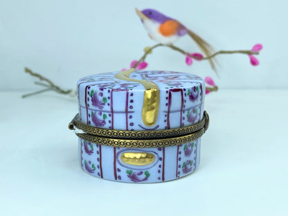 Chanille Limoges France Sevre Roses Hat Box for Collectors with hat A550