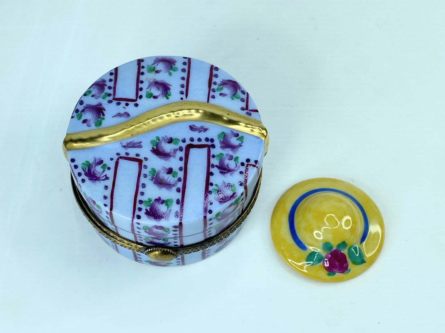 Chanille Limoges France Sevre Roses Hat Box for Collectors with hat A550