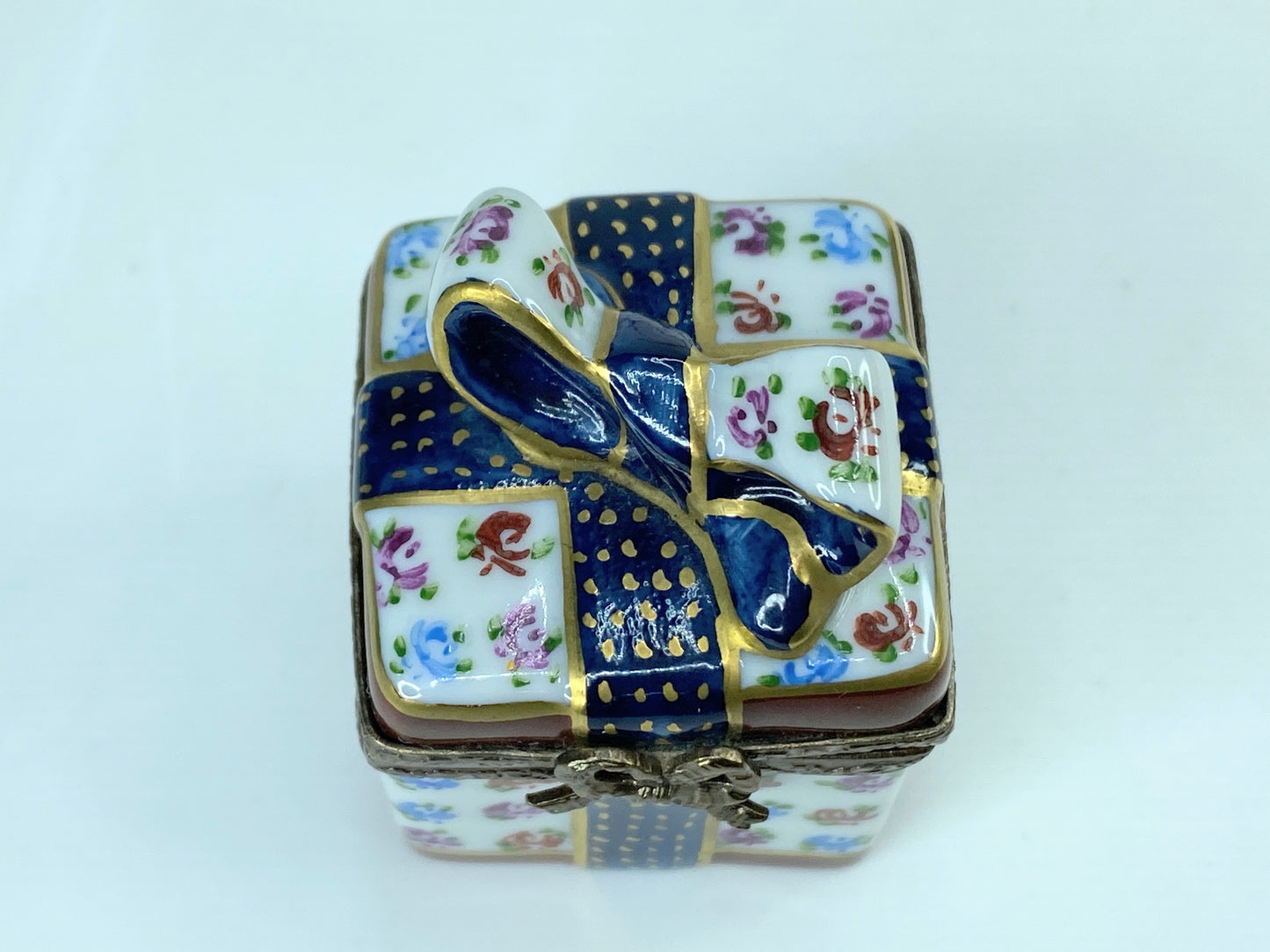 Polka dot Navy blue Ribbon Present Gift Limoges Box Porcelain Figurine A551