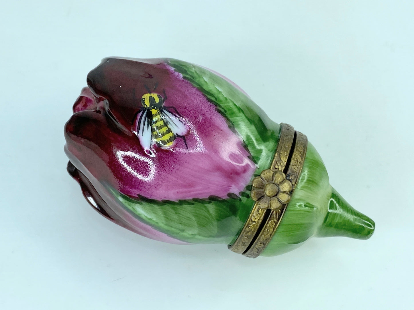 Rochard Limoges France Rosebud with Honey Bee garden collection trinket box A552