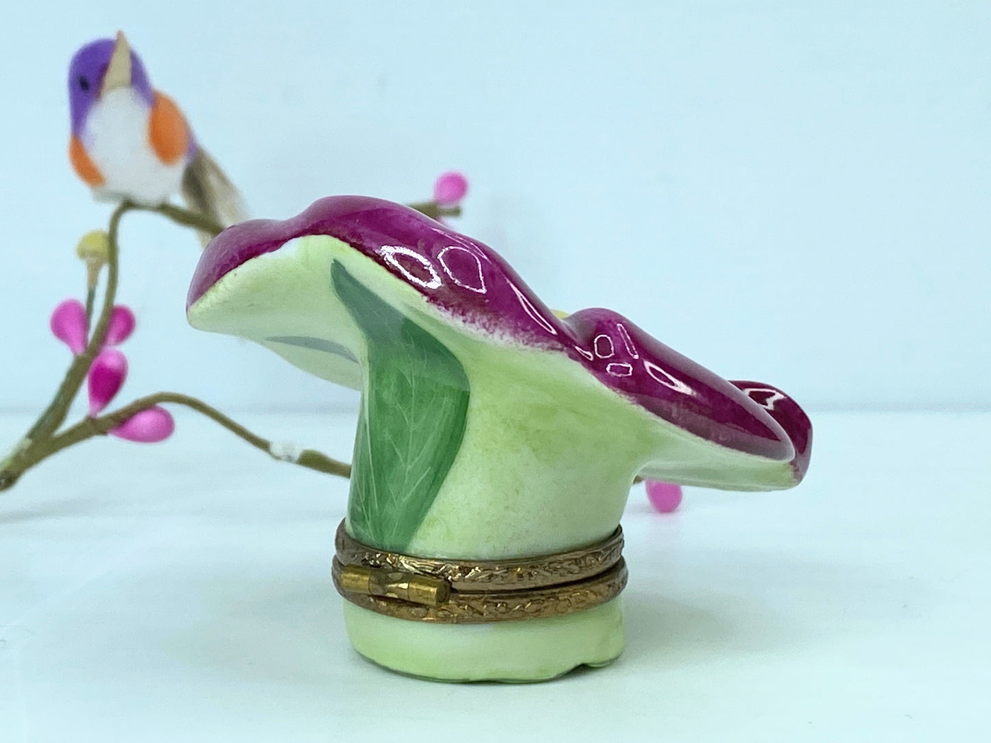 Signed TY Limoges vibrant purple and yellow patsy trinket box A557